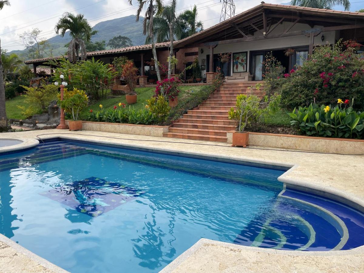 Finca Hotel Villa Camila Копакабана Екстер'єр фото